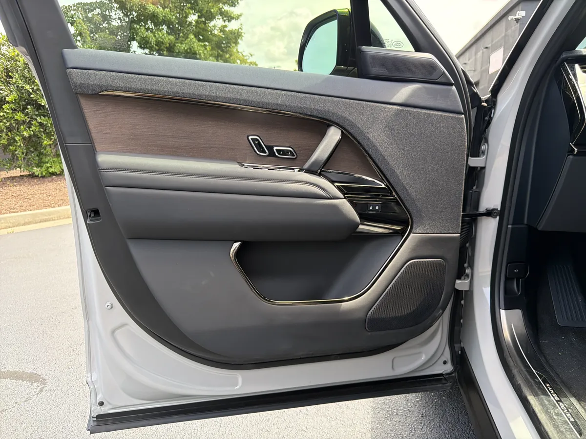 2024 Land Rover Range Rover Sport SE thumbnail 22
