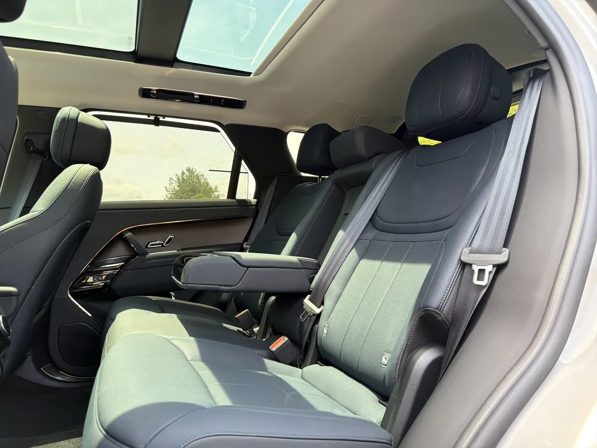 2024 Land Rover Range Rover Sport SE thumbnail 37