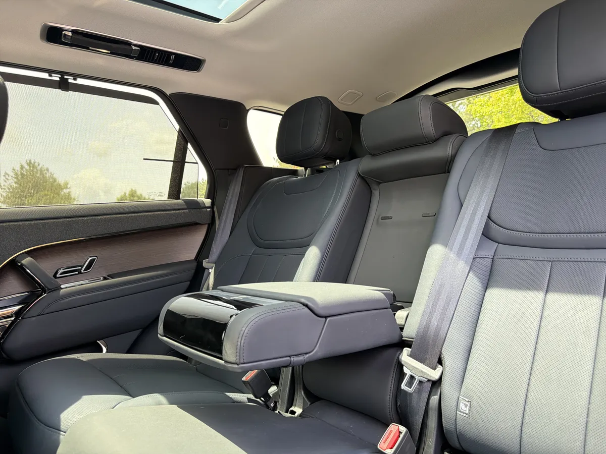 2024 Land Rover Range Rover Sport SE thumbnail 38