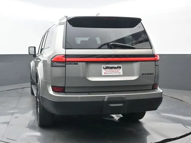 2024 Lexus GX 550 Premium thumbnail 4
