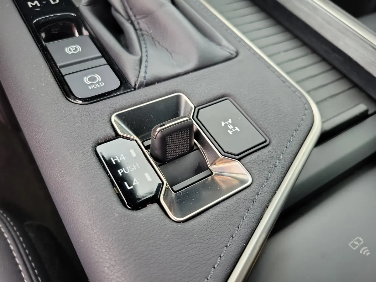 2024 Lexus GX GX 550 Luxury+ thumbnail 13