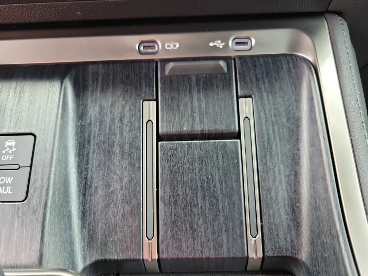 2024 Lexus GX GX 550 Luxury+ thumbnail 16
