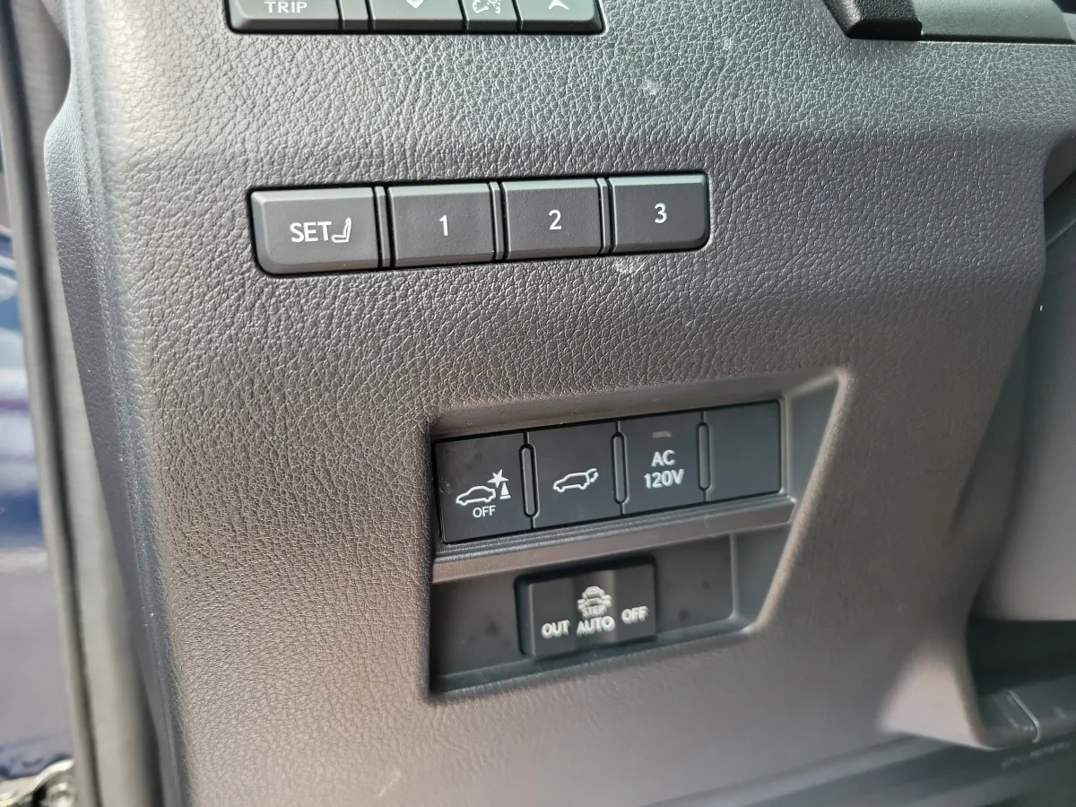 2024 Lexus GX GX 550 Luxury+ thumbnail 19