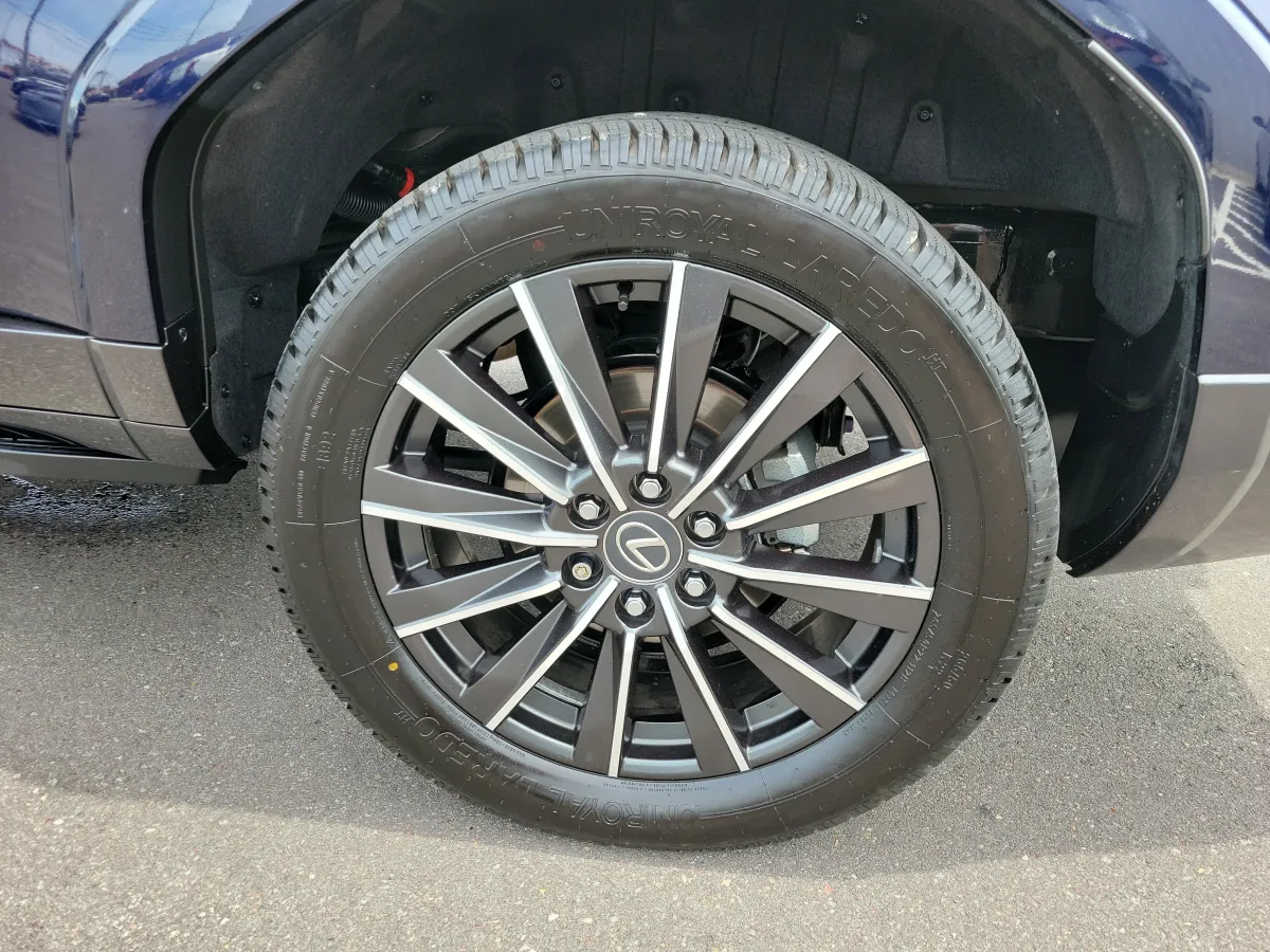 2024 Lexus GX GX 550 Luxury+ thumbnail 30