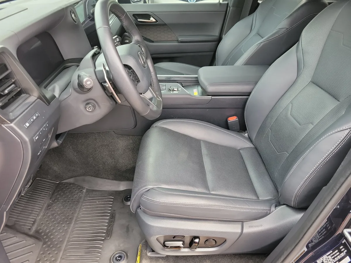 2024 Lexus GX GX 550 Luxury+ thumbnail 5
