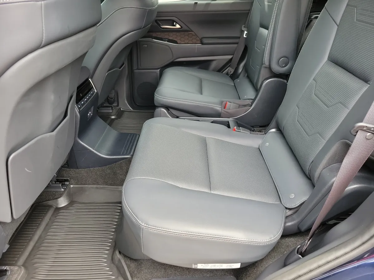 2024 Lexus GX GX 550 Luxury+ thumbnail 9