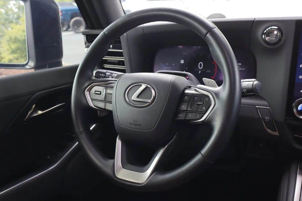 2024 Lexus GX GX 550 Overtrail+ thumbnail 18