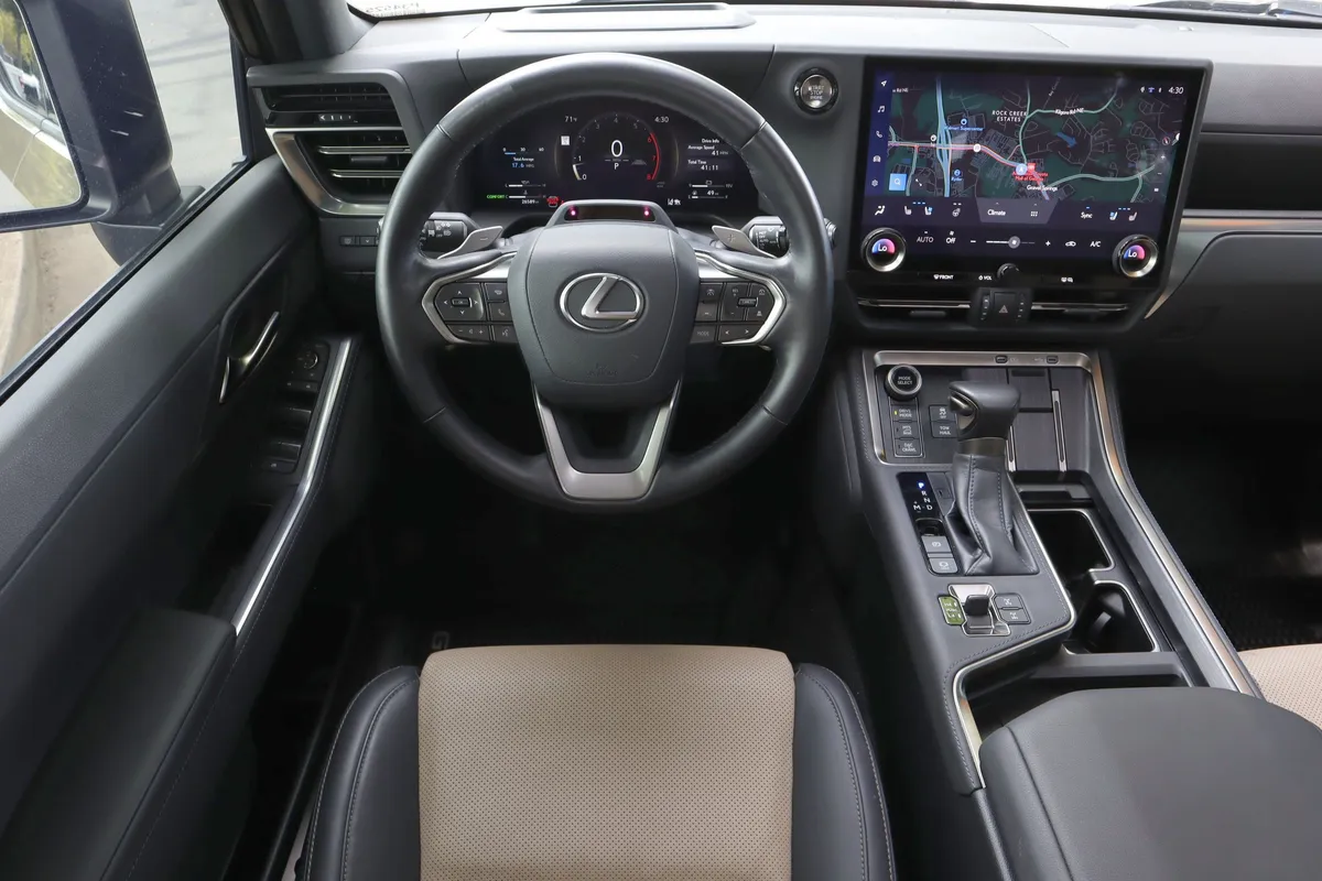 2024 Lexus GX GX 550 Overtrail+ thumbnail 30
