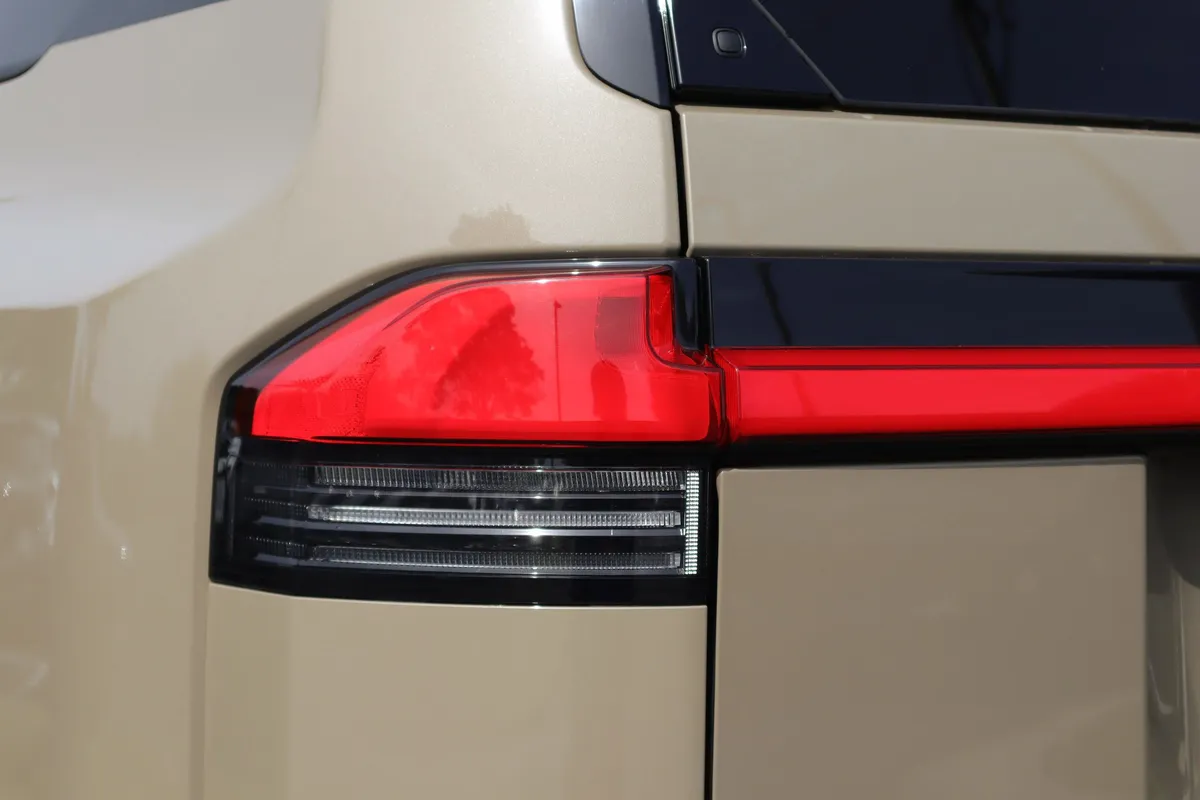 2024 Lexus GX GX 550 Overtrail+ thumbnail 33