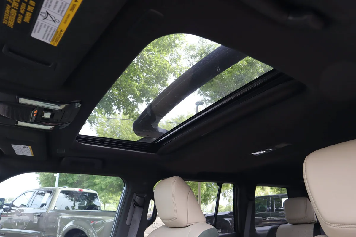 2024 Lexus GX GX 550 Overtrail+ thumbnail 8