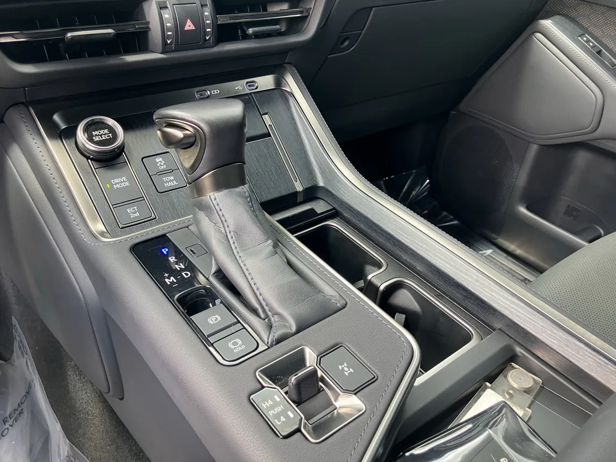 2024 Lexus GX GX 550 Premium+ 4WD thumbnail 30