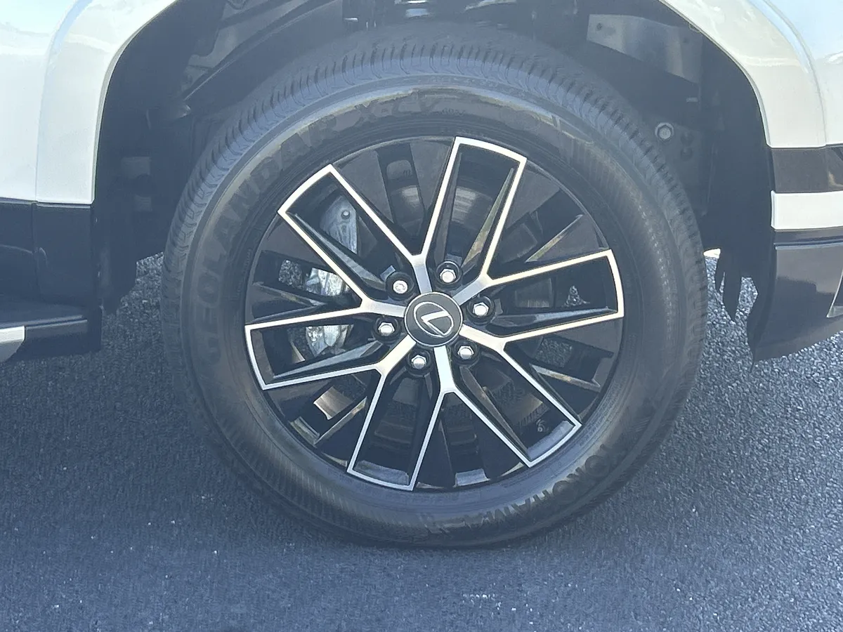 2024 Lexus GX GX 550 Premium+ thumbnail 32
