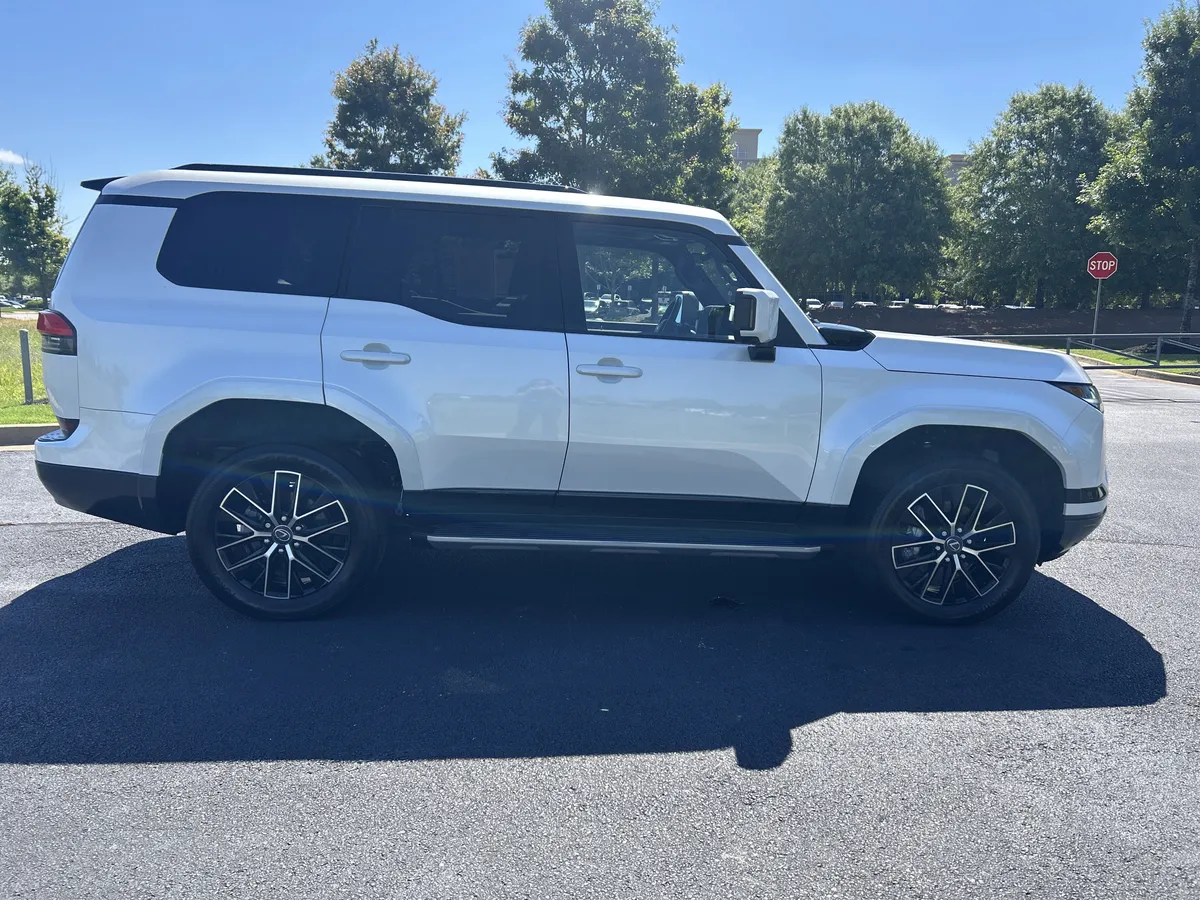 2024 Lexus GX GX 550 Premium+ thumbnail 9