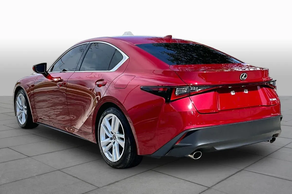 2024 Lexus IS 300 thumbnail 12