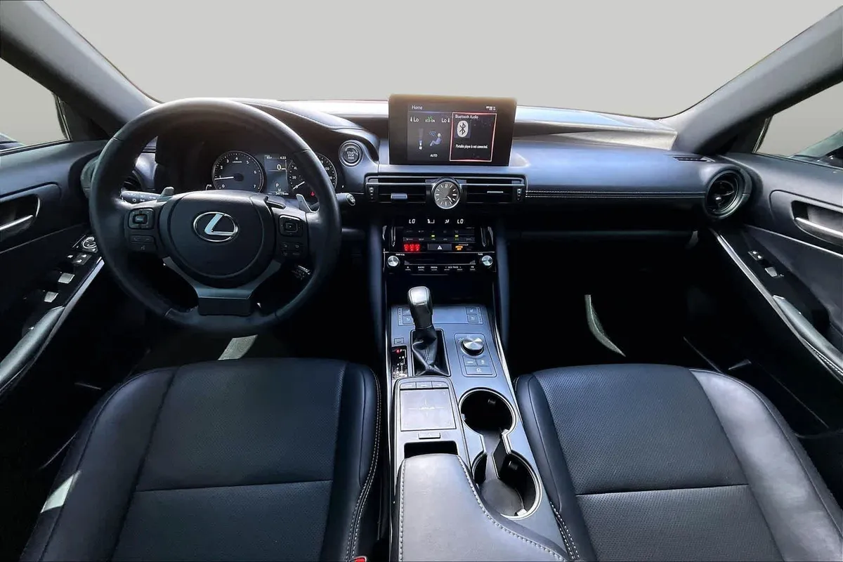 2024 Lexus IS 300 thumbnail 16