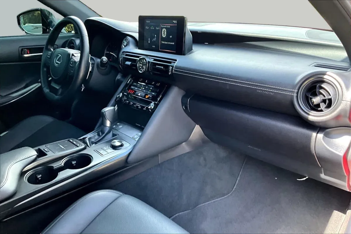 2024 Lexus IS 300 thumbnail 19
