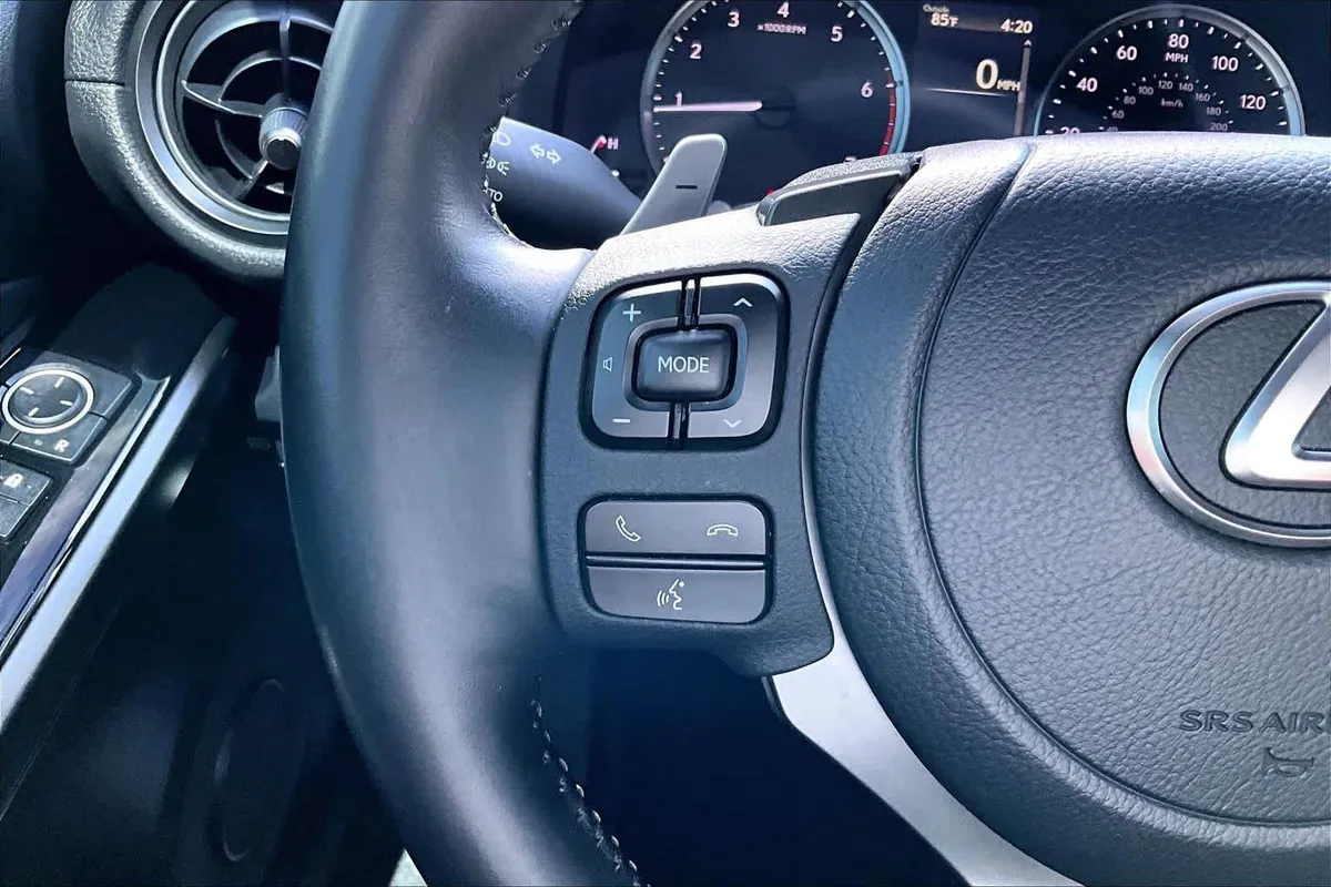 2024 Lexus IS 300 thumbnail 22