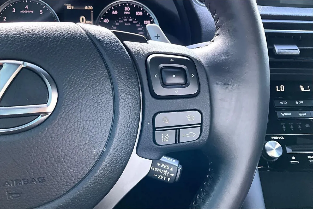 2024 Lexus IS 300 thumbnail 23