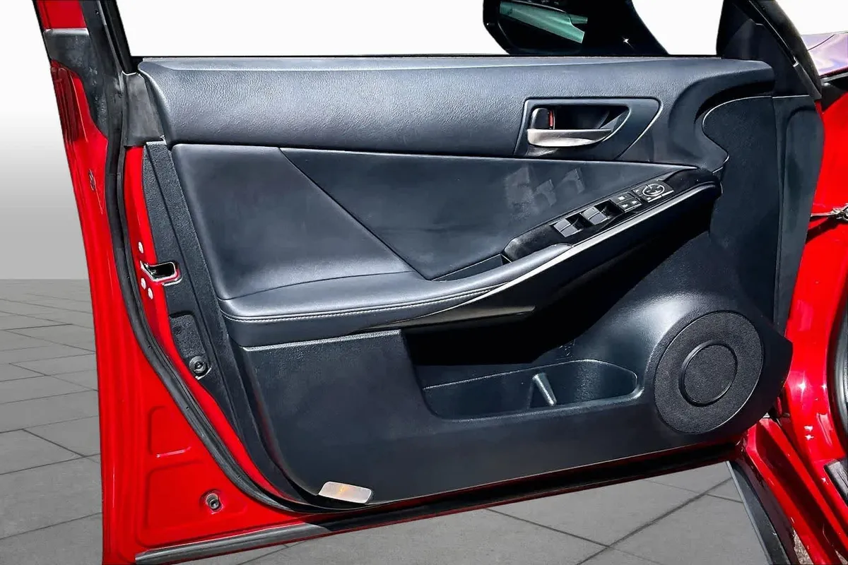 2024 Lexus IS 300 thumbnail 26