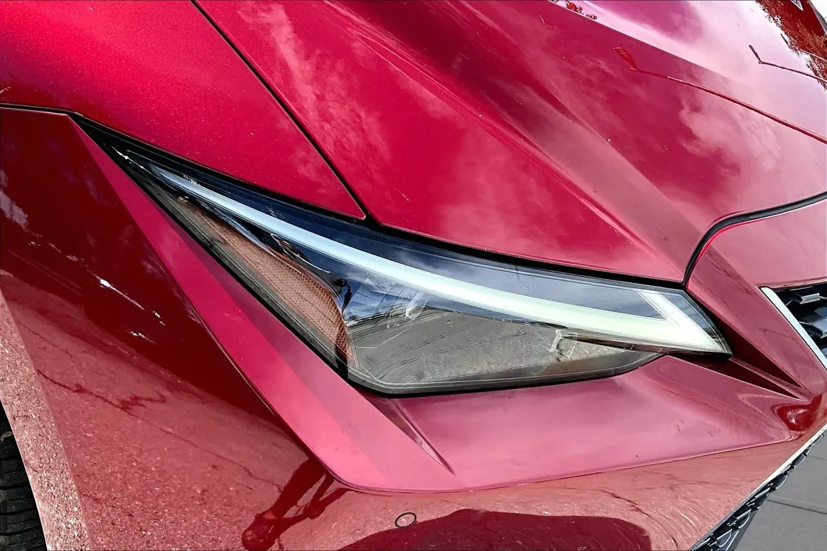 2024 Lexus IS 300 thumbnail 28