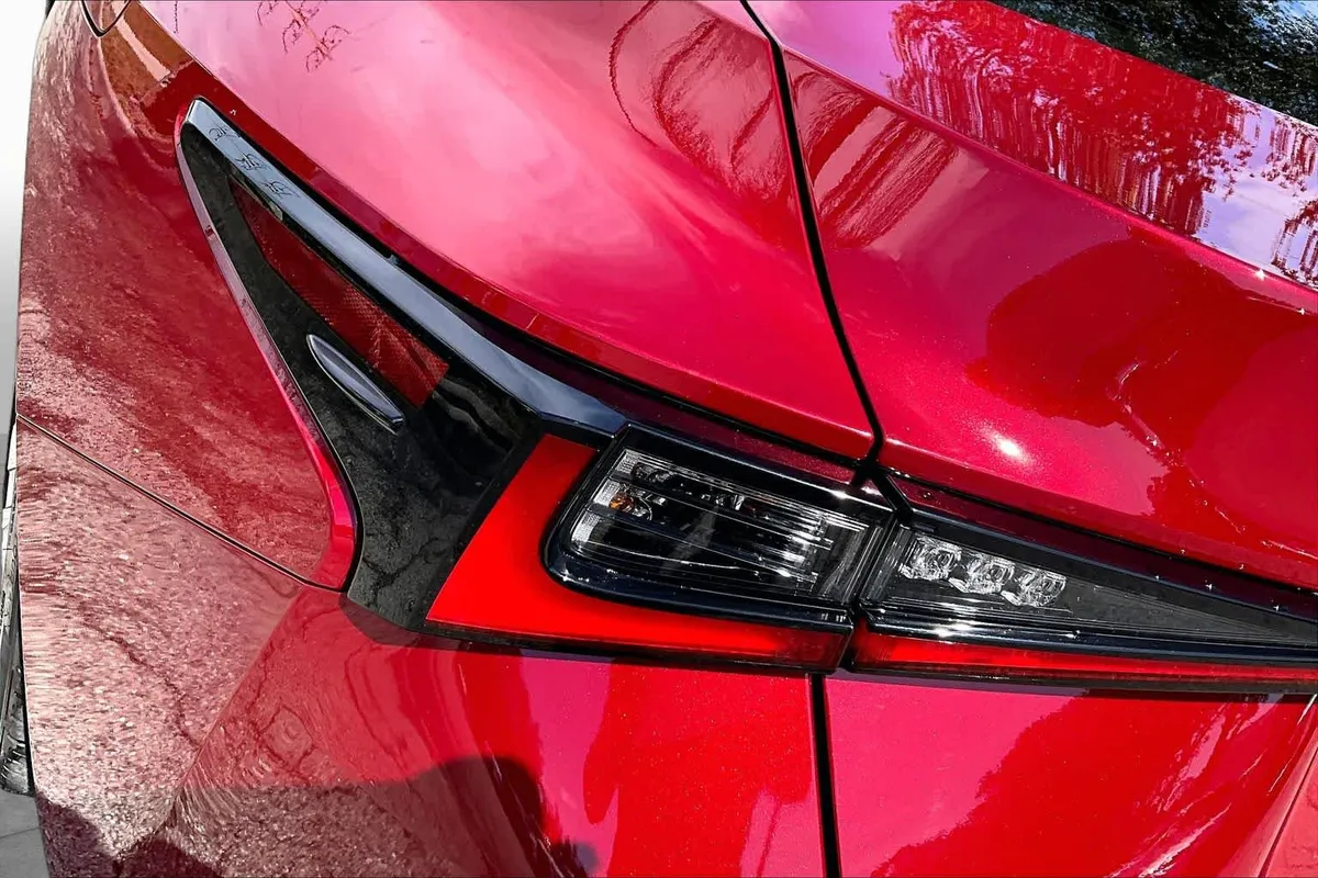 2024 Lexus IS 300 thumbnail 29