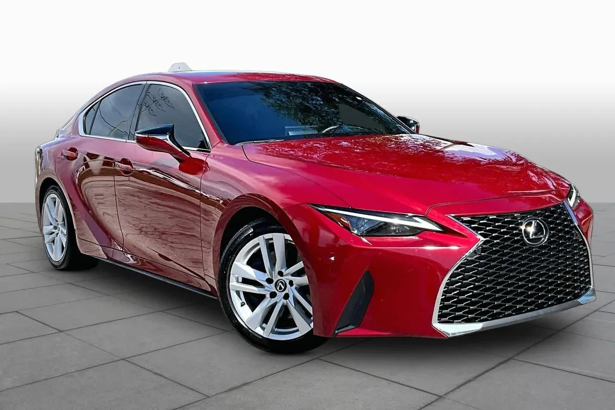 2024 Lexus IS 300 thumbnail 3