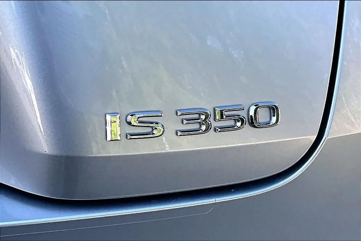 2024 Lexus IS 350 F SPORT Design thumbnail 19
