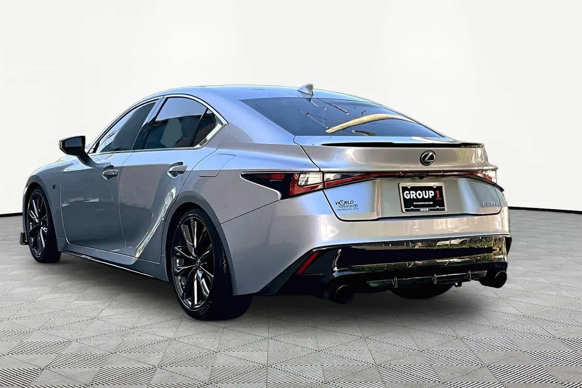 2024 Lexus IS 350 F SPORT Design thumbnail 23