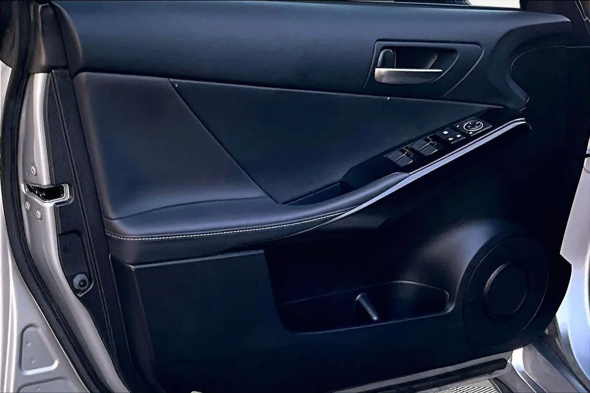 2024 Lexus IS 350 F SPORT Design thumbnail 43