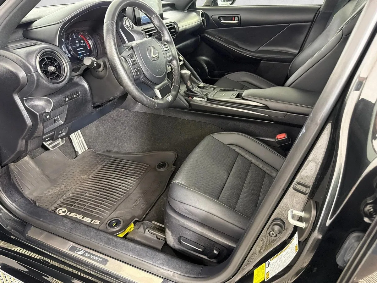 2024 Lexus IS IS 300 F SPORT thumbnail 10