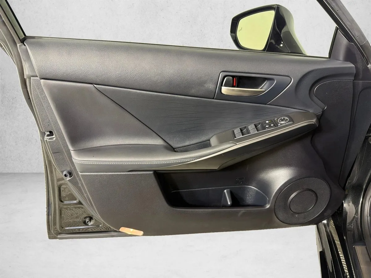 2024 Lexus IS IS 300 F SPORT thumbnail 11
