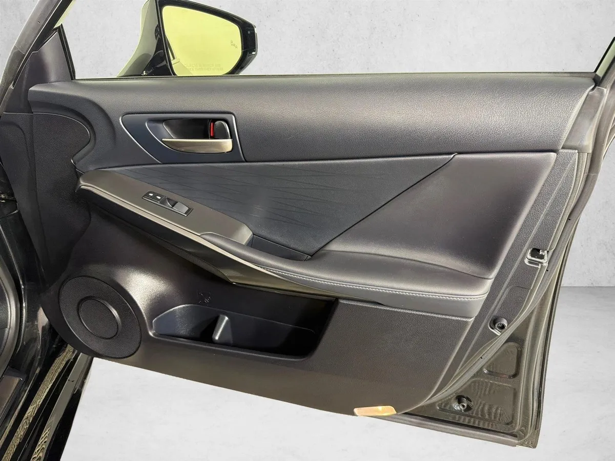 2024 Lexus IS IS 300 F SPORT thumbnail 15