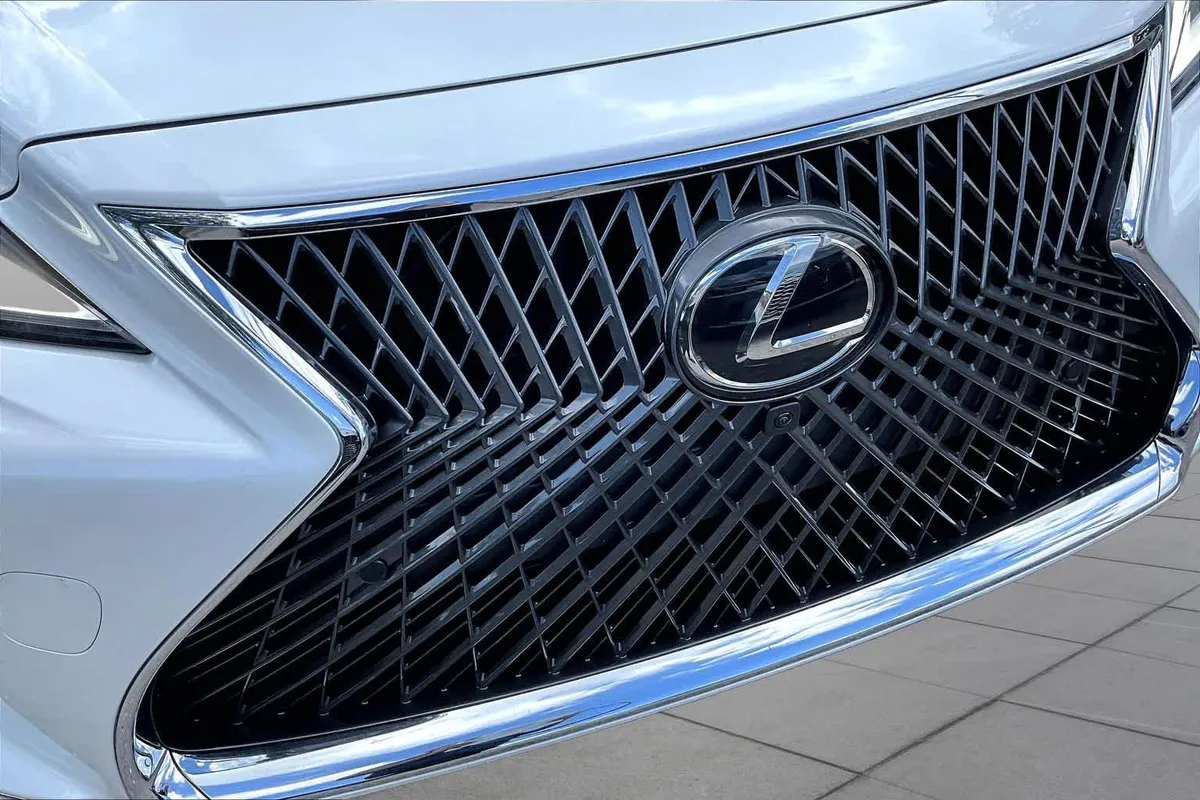 2024 Lexus LS 500 thumbnail 30