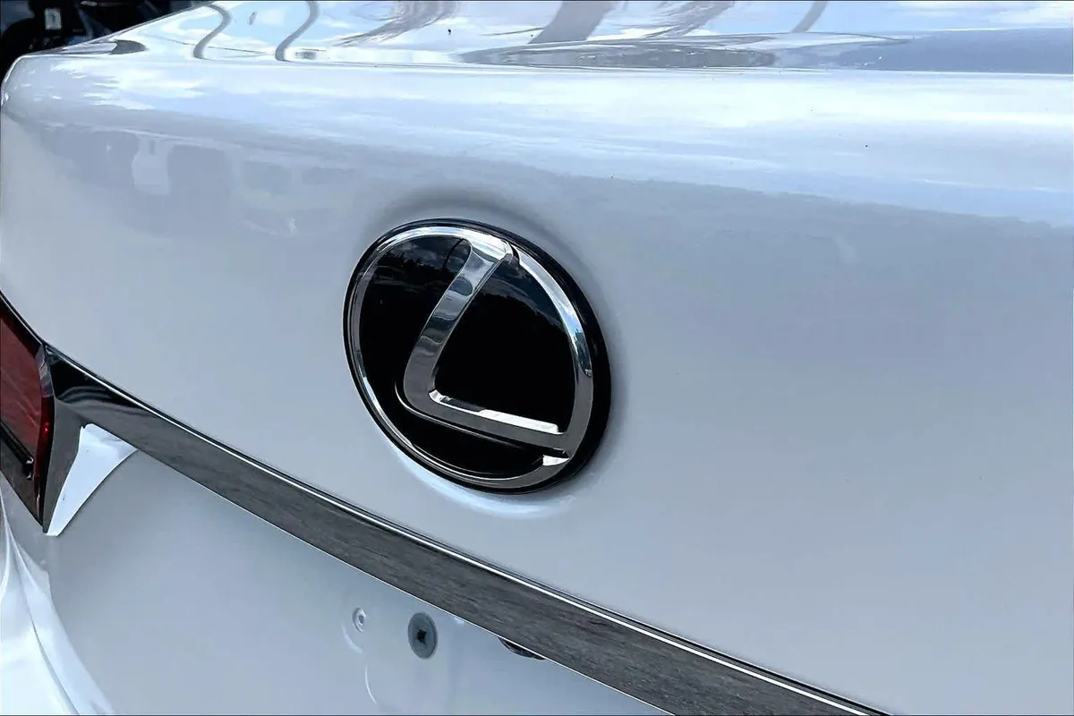 2024 Lexus LS 500 thumbnail 31
