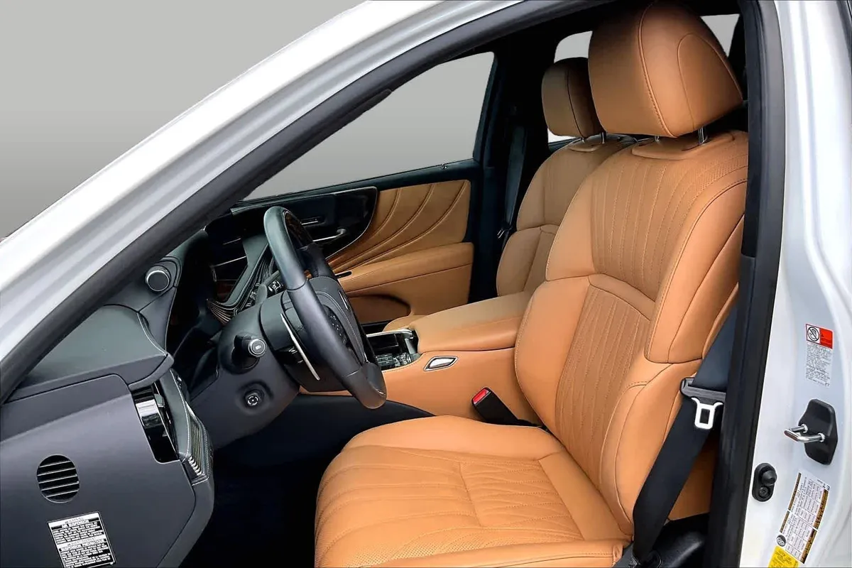 2024 Lexus LS 500 thumbnail 8