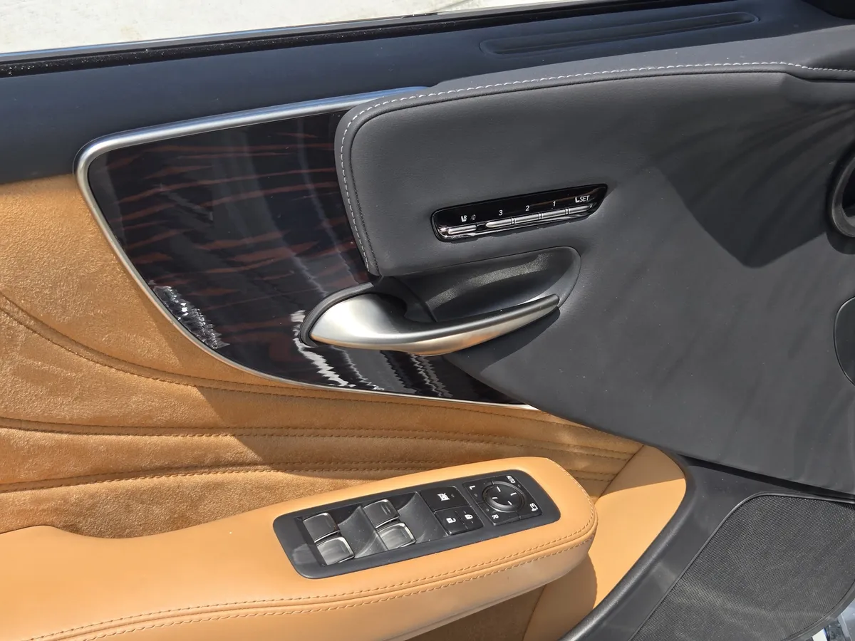 2024 LEXUS LS 500 thumbnail 14