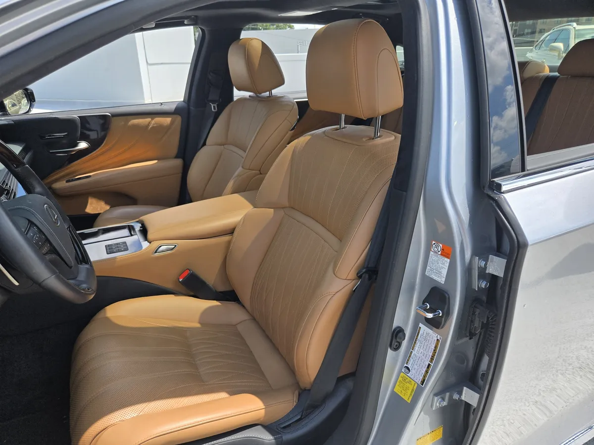 2024 LEXUS LS 500 thumbnail 17