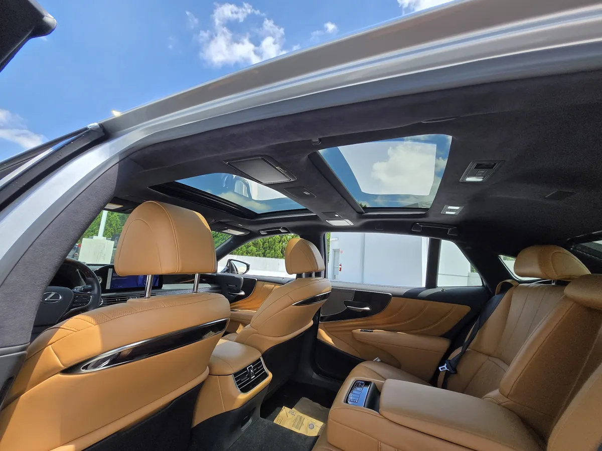 2024 LEXUS LS 500 thumbnail 24