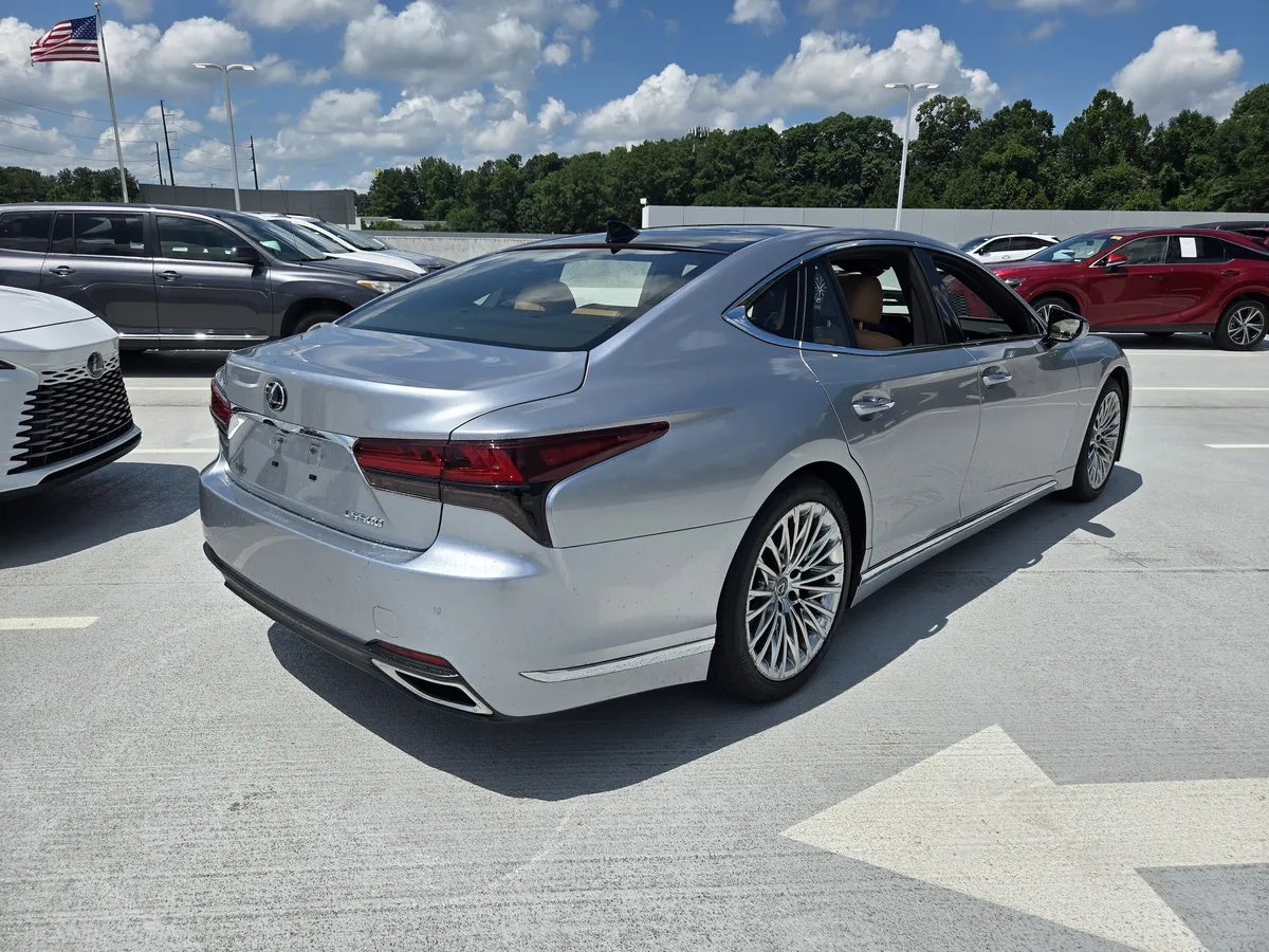 2024 LEXUS LS 500 thumbnail 6