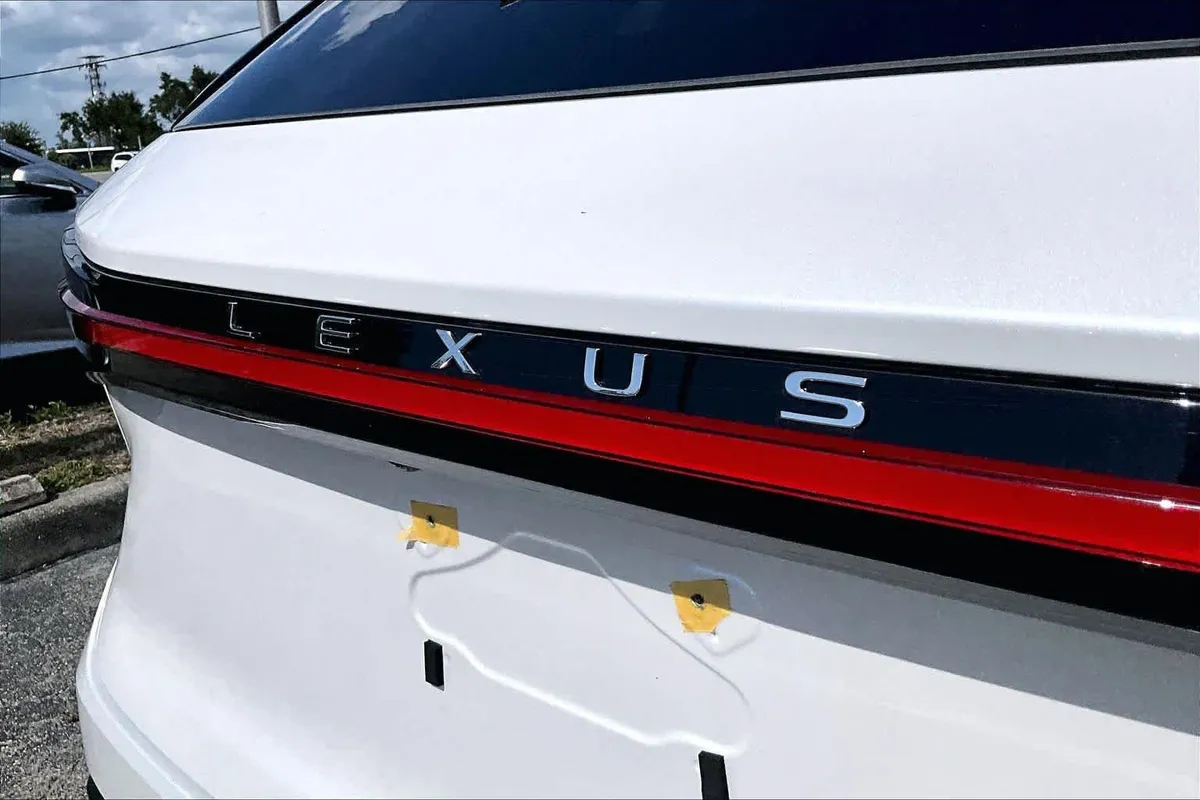 2024 Lexus RX 350 Luxury thumbnail 31