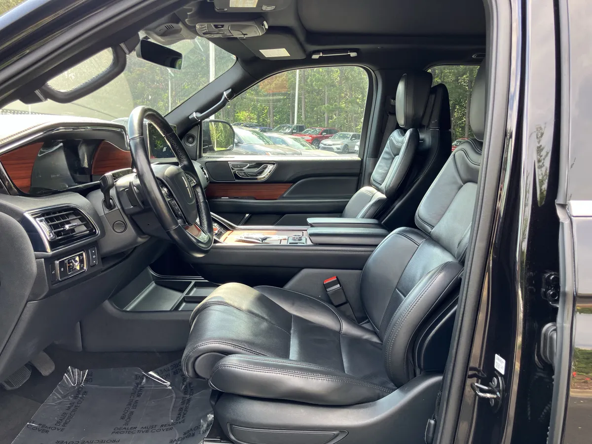 2024 Lincoln Navigator Reserve 4x4 thumbnail 16