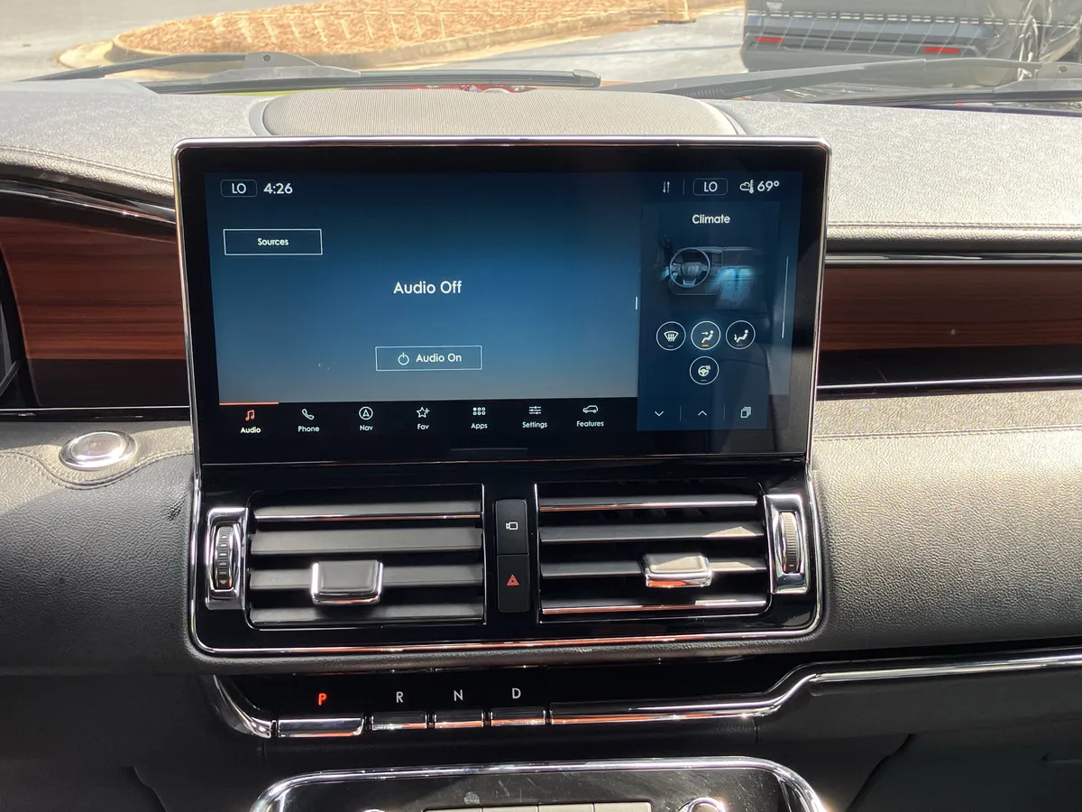 2024 Lincoln Navigator Reserve 4x4 thumbnail 26