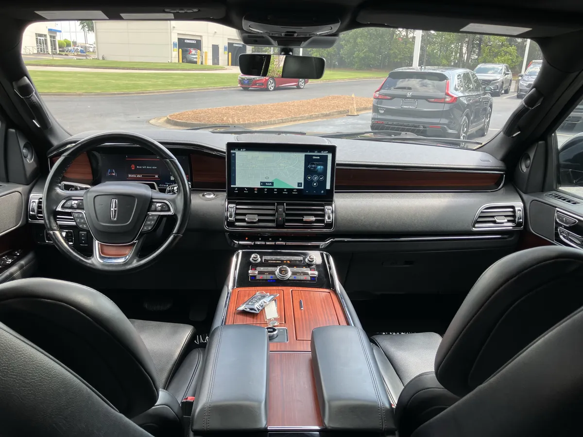 2024 Lincoln Navigator Reserve 4x4 thumbnail 33