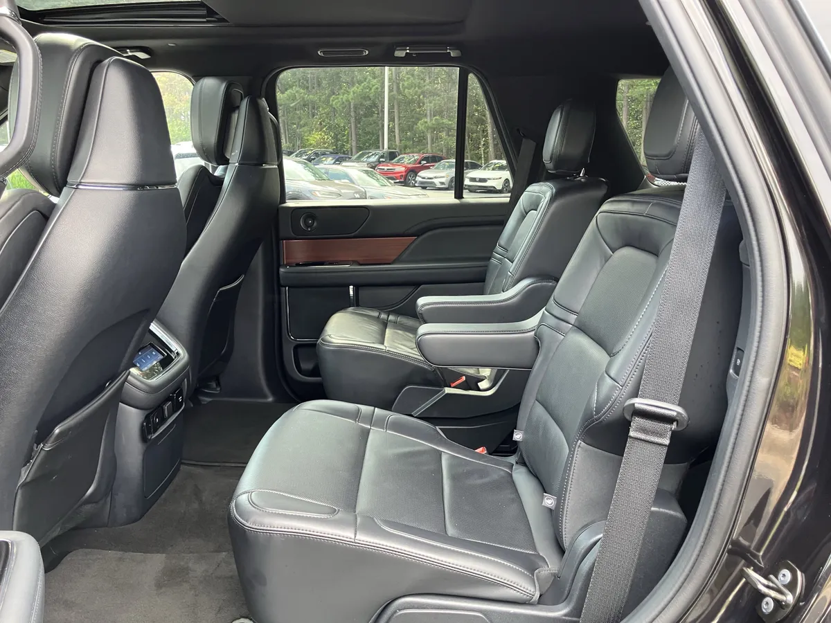 2024 Lincoln Navigator Reserve 4x4 thumbnail 36