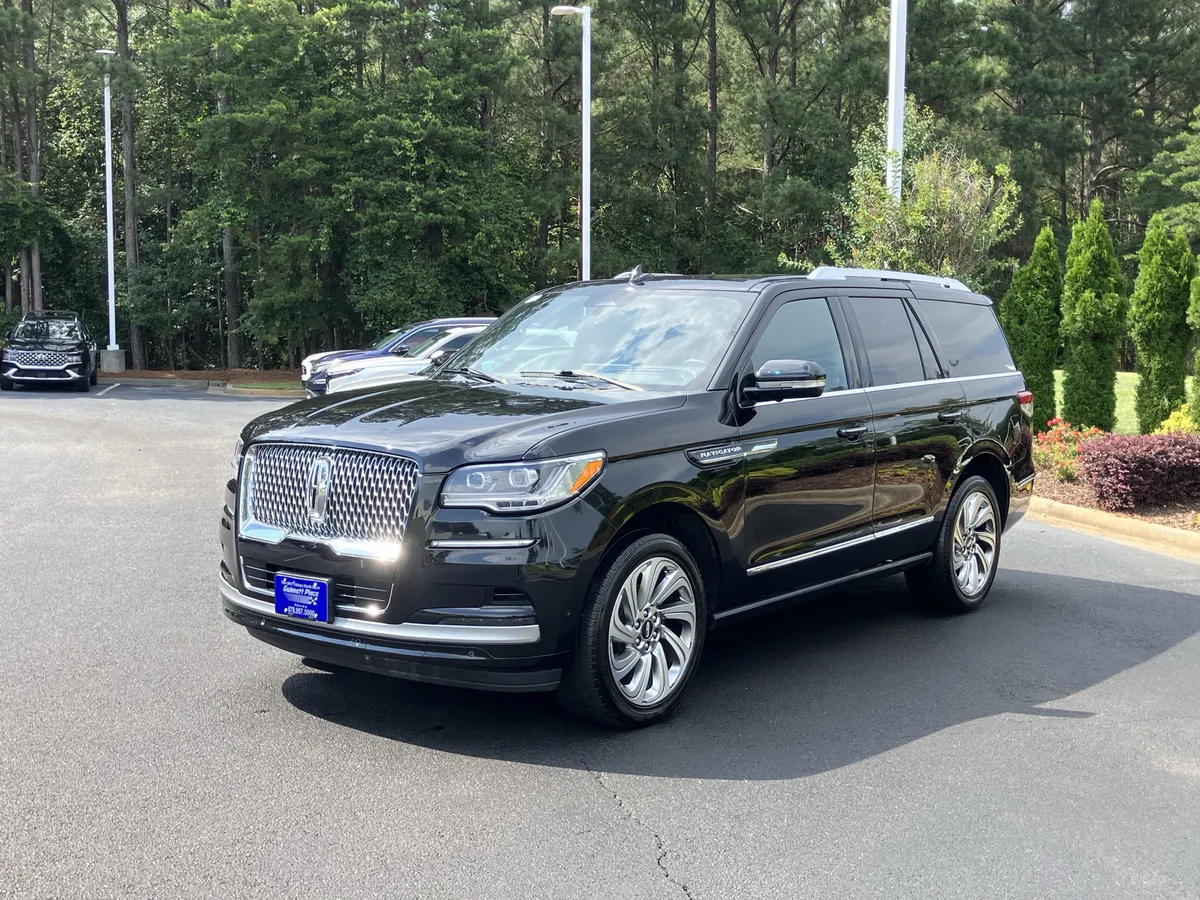 2024 Lincoln Navigator Reserve 4x4 thumbnail 6