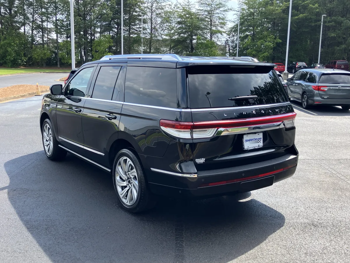 2024 Lincoln Navigator Reserve 4x4 thumbnail 8