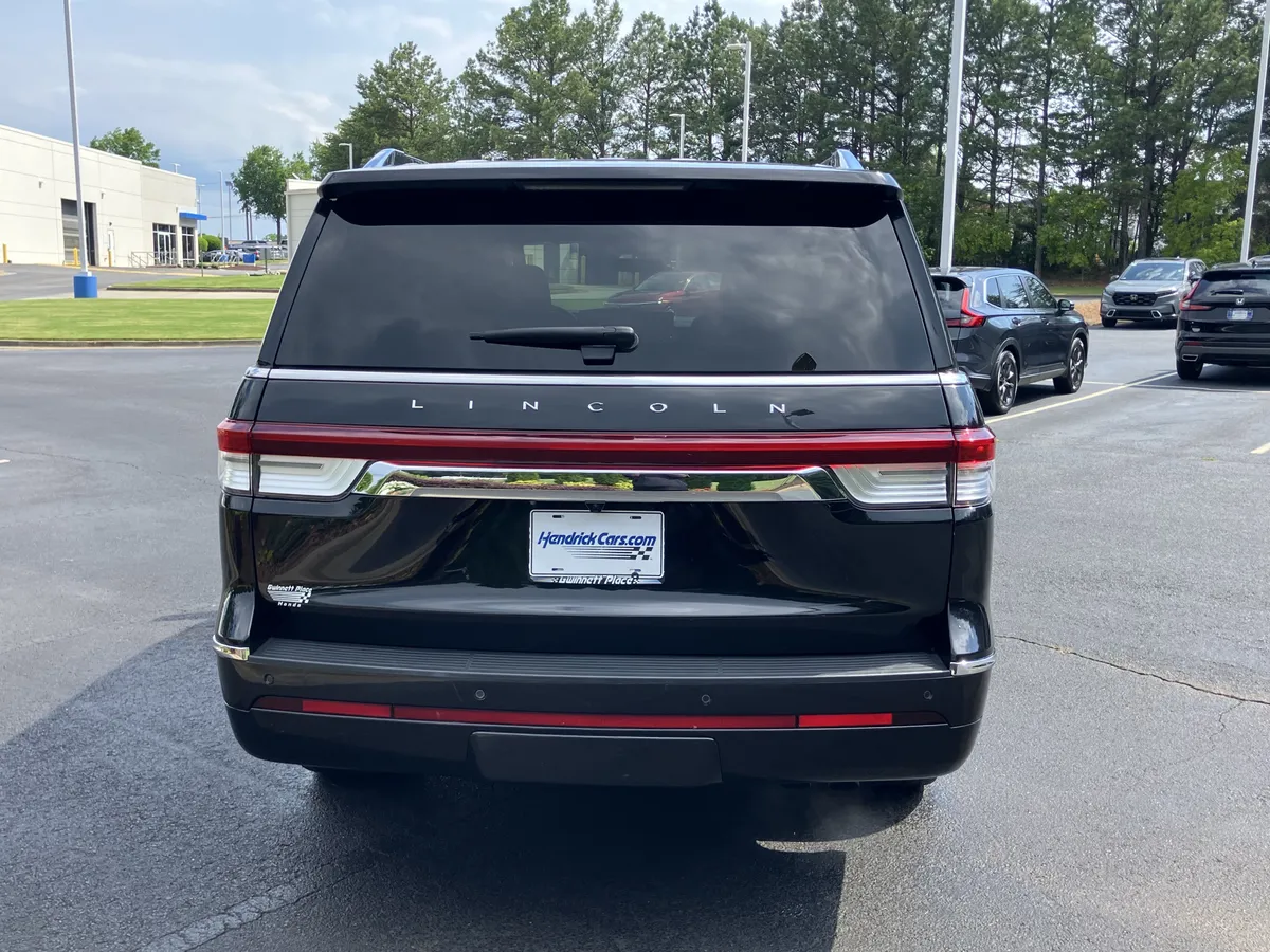 2024 Lincoln Navigator Reserve 4x4 thumbnail 9