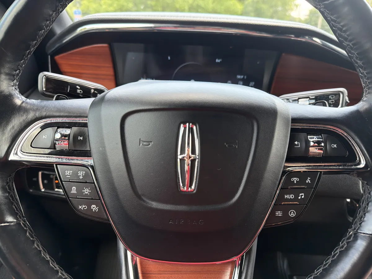 2024 Lincoln Navigator Reserve thumbnail 11