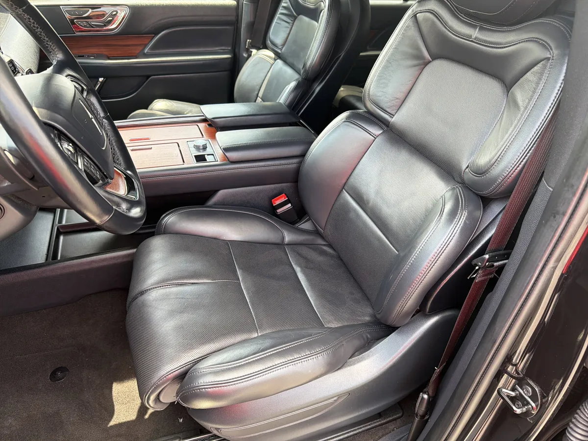 2024 Lincoln Navigator Reserve thumbnail 17
