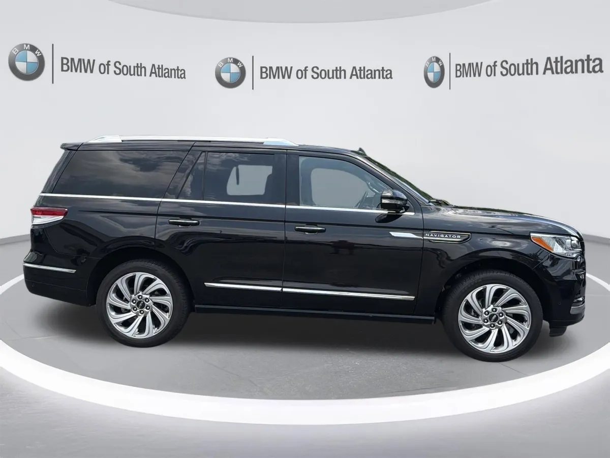 2024 Lincoln Navigator Reserve thumbnail 29